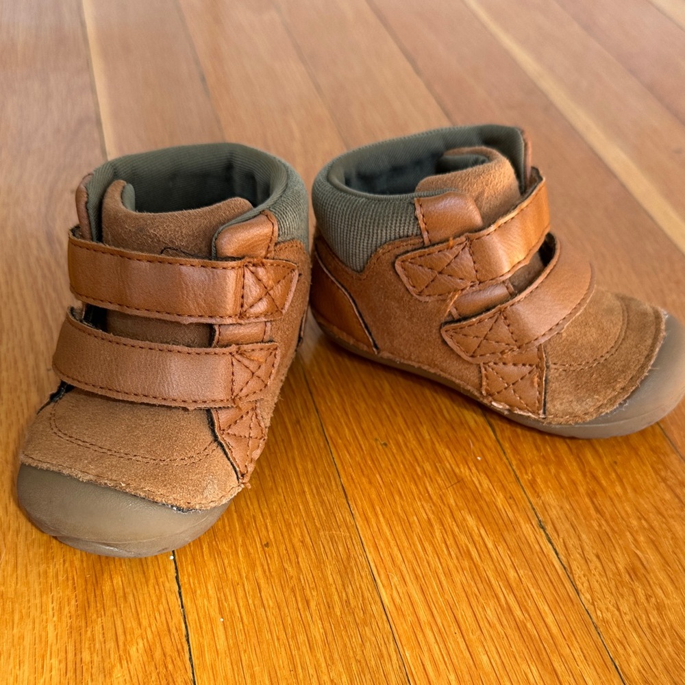 Baby Stride Rite Velcro Booties